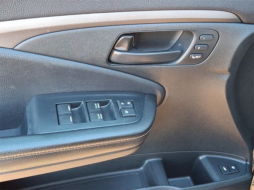 Thumbnail: 2023 Honda Passport - 10