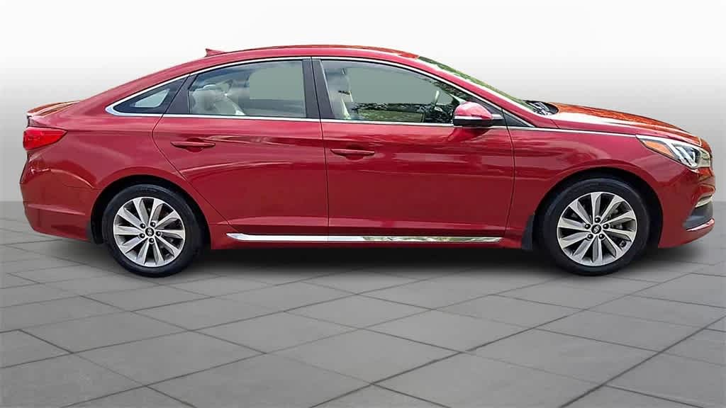Thumbnail: 2015 Hyundai Sonata - 9
