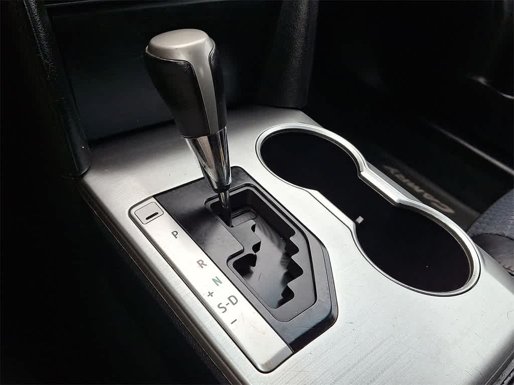 Thumbnail: 2013 Toyota Camry - 12