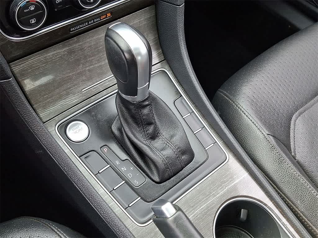 Thumbnail: 2018 Volkswagen Passat - 11