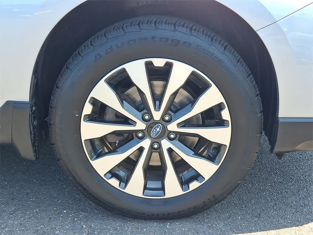 Thumbnail: 2016 Subaru Outback - 18