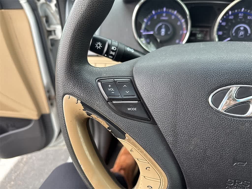 Thumbnail: 2011 Hyundai Sonata - 11