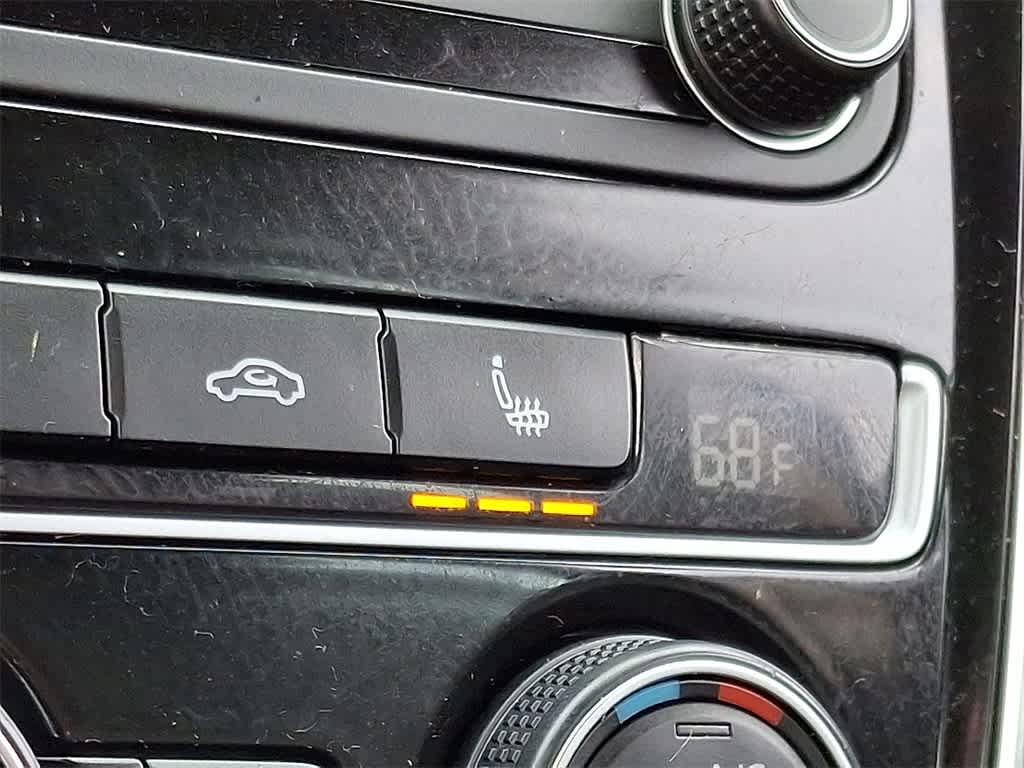 Thumbnail: 2018 Volkswagen Passat - 18