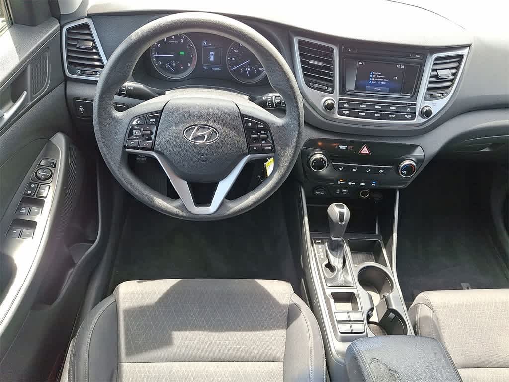 2017 Hyundai Tucson SE 18
