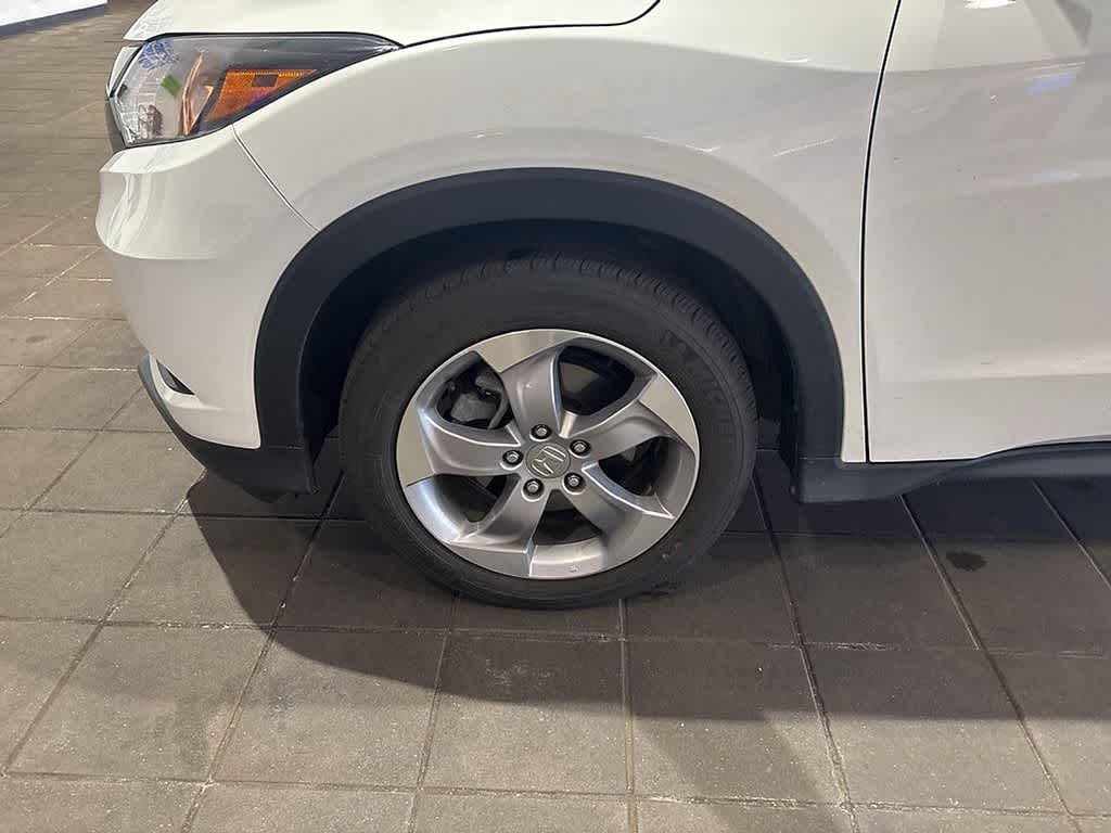 Thumbnail: 2017 Honda HR-V - 17