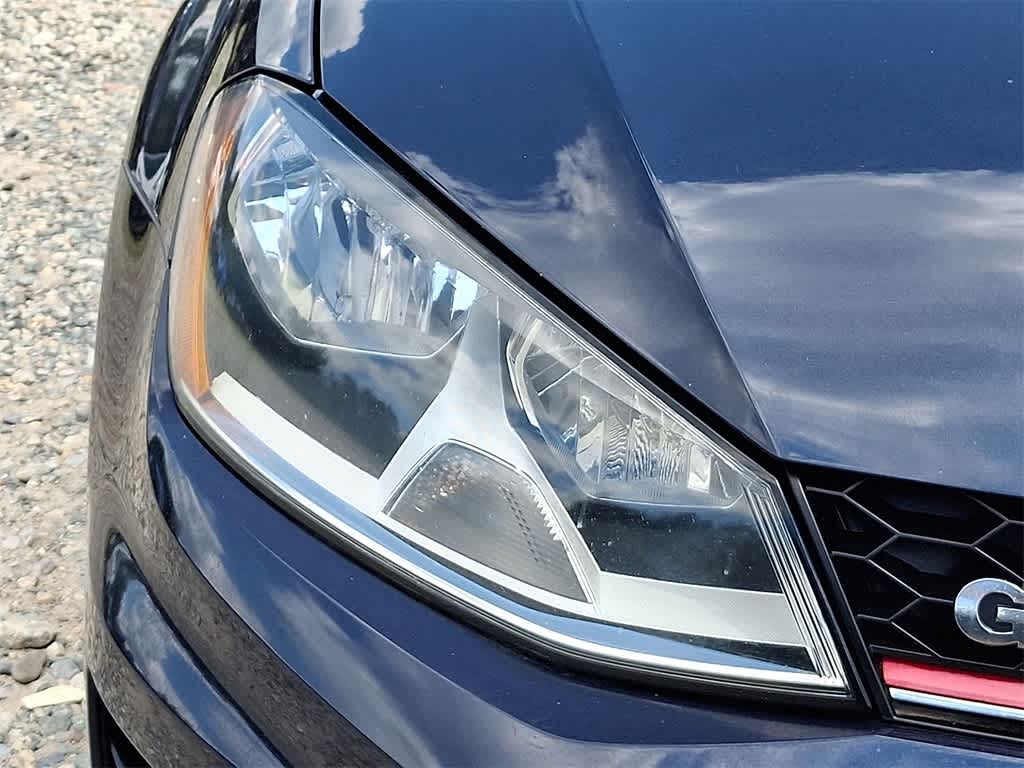 Thumbnail: 2015 Volkswagen Golf - 27