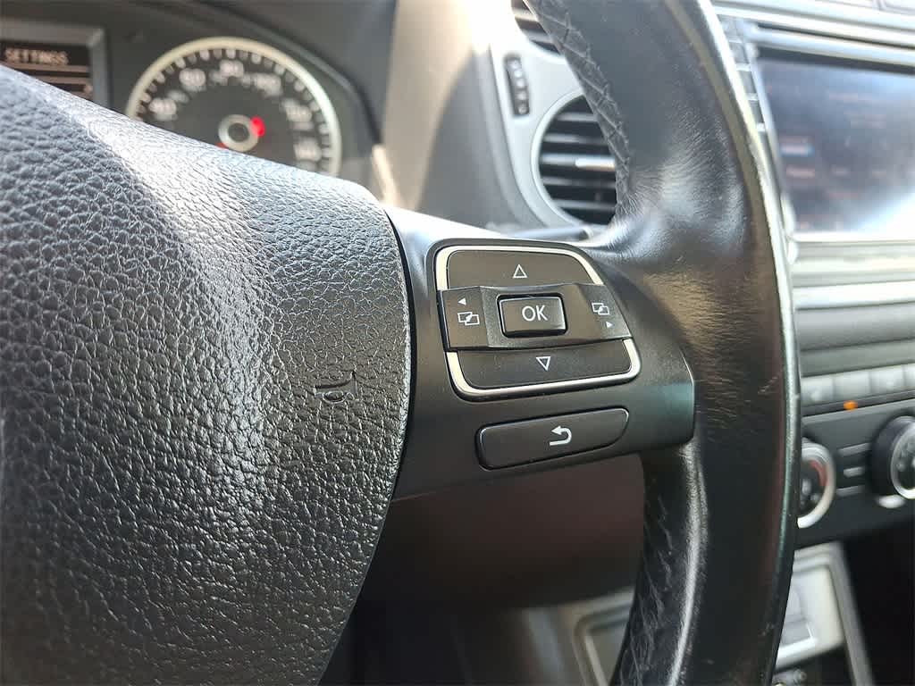 Thumbnail: 2016 Volkswagen Tiguan - 18