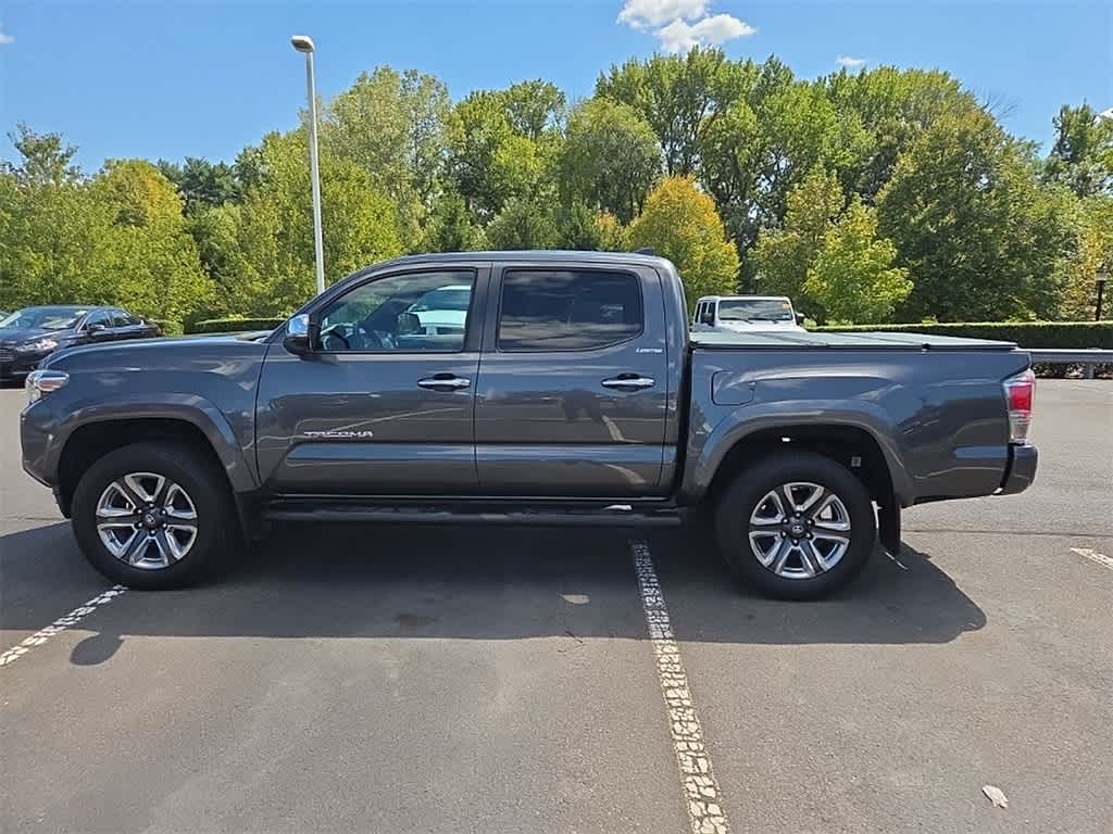 Thumbnail: 2019 Toyota Tacoma - 8