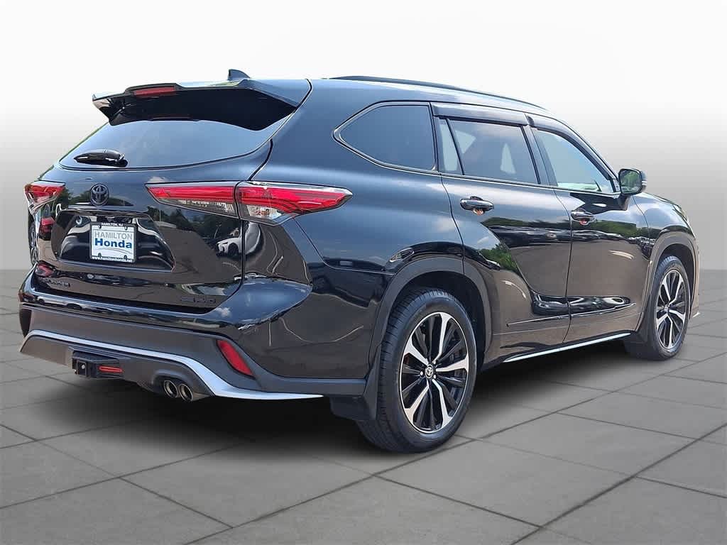 Thumbnail: 2021 Toyota Highlander - 24