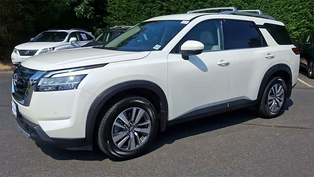 2023 Nissan Pathfinder SL 4