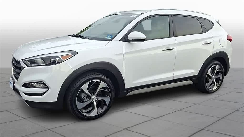 Thumbnail: 2017 Hyundai Tucson - 4