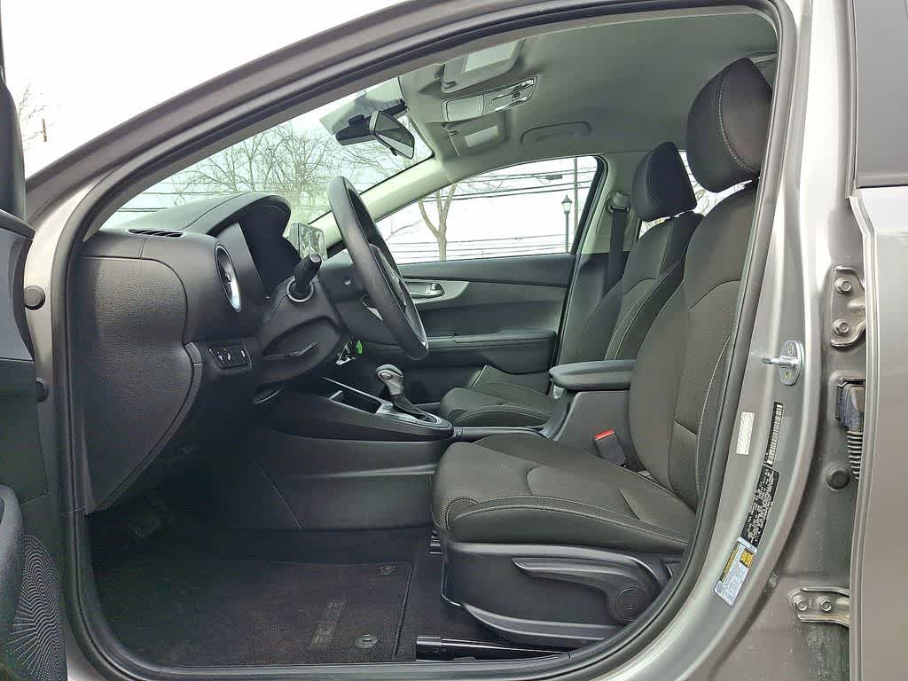 Thumbnail: 2023 Kia Forte - 11