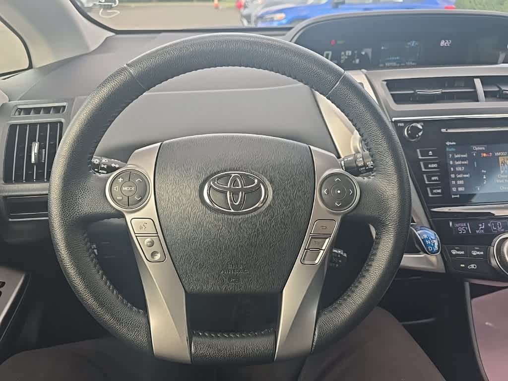 Thumbnail: 2017 Toyota Prius v - 9