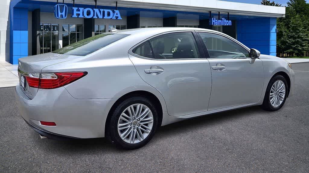 Thumbnail: 2014 Lexus ES - 8