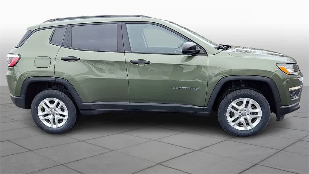 Thumbnail: 2018 Jeep Compass - 9