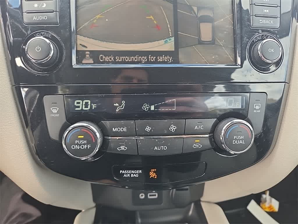 Thumbnail: 2019 Nissan Rogue Sport - 17