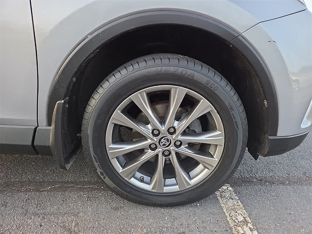 Thumbnail: 2016 Toyota RAV4 - 11