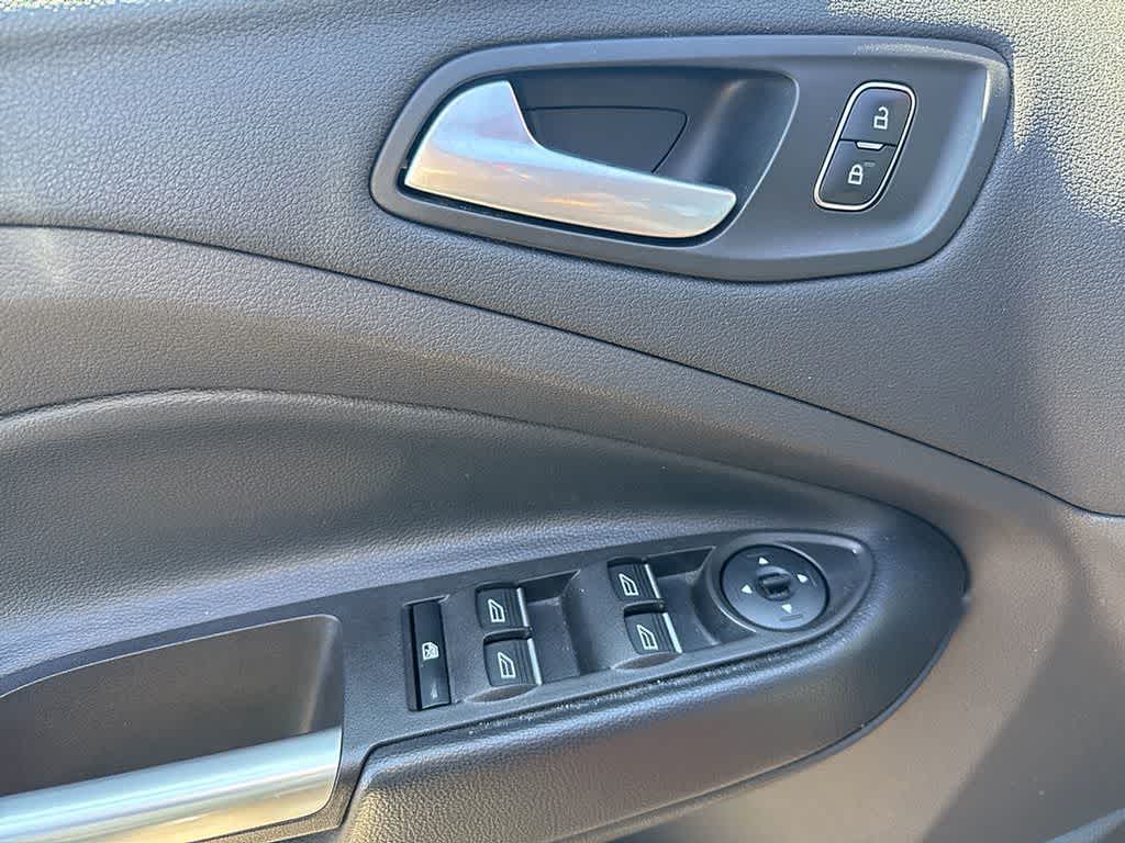 Thumbnail: 2019 Ford Escape - 10