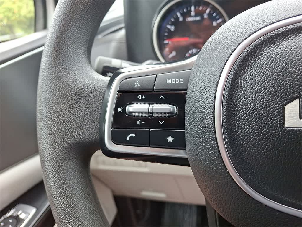 Thumbnail: 2023 Kia Carnival - 17