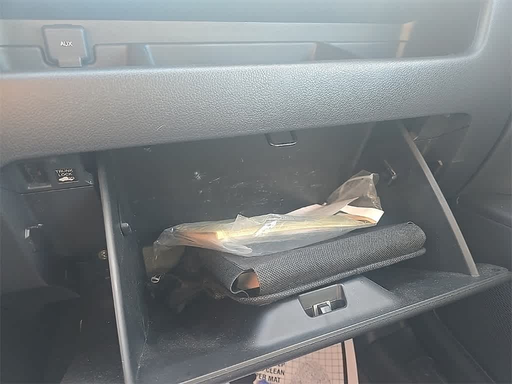 Thumbnail: 2012 Honda Ridgeline - 19