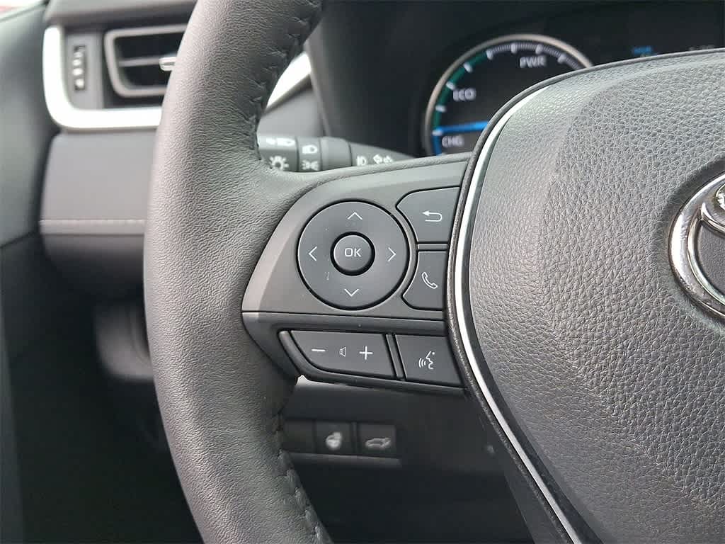 Thumbnail: 2022 Toyota RAV4 - 17