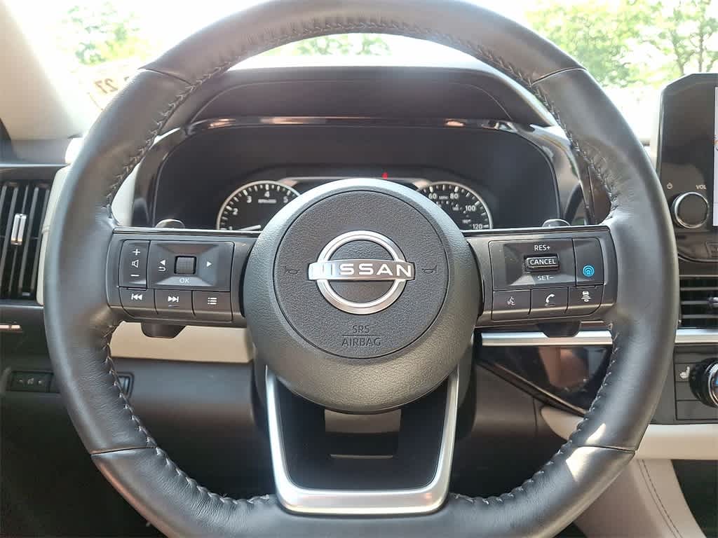 2023 Nissan Pathfinder SL 16