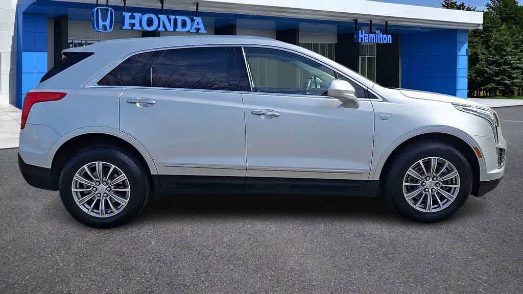 Thumbnail: 2017 Cadillac XT5 - 9