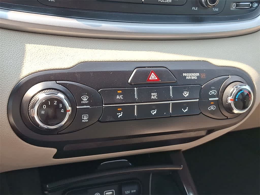 2017 Kia Sorento LX 19
