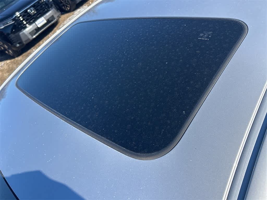 Thumbnail: 2011 Lexus ES - 14