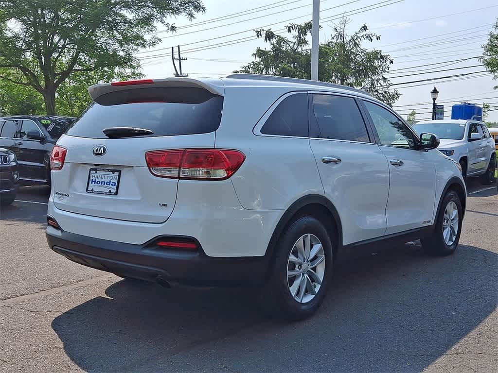 2017 Kia Sorento LX 24
