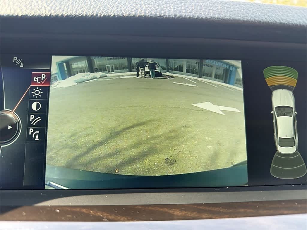 Thumbnail: 2014 BMW 5 Series - 12