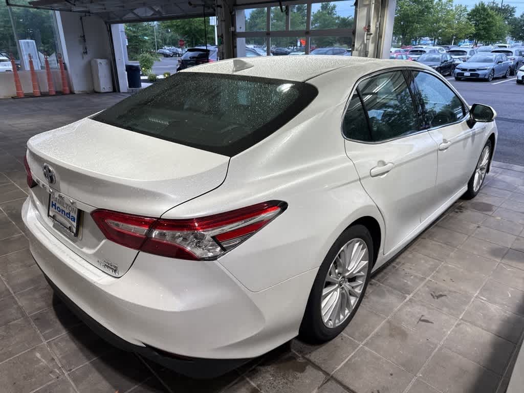 Thumbnail: 2019 Toyota Camry - 4