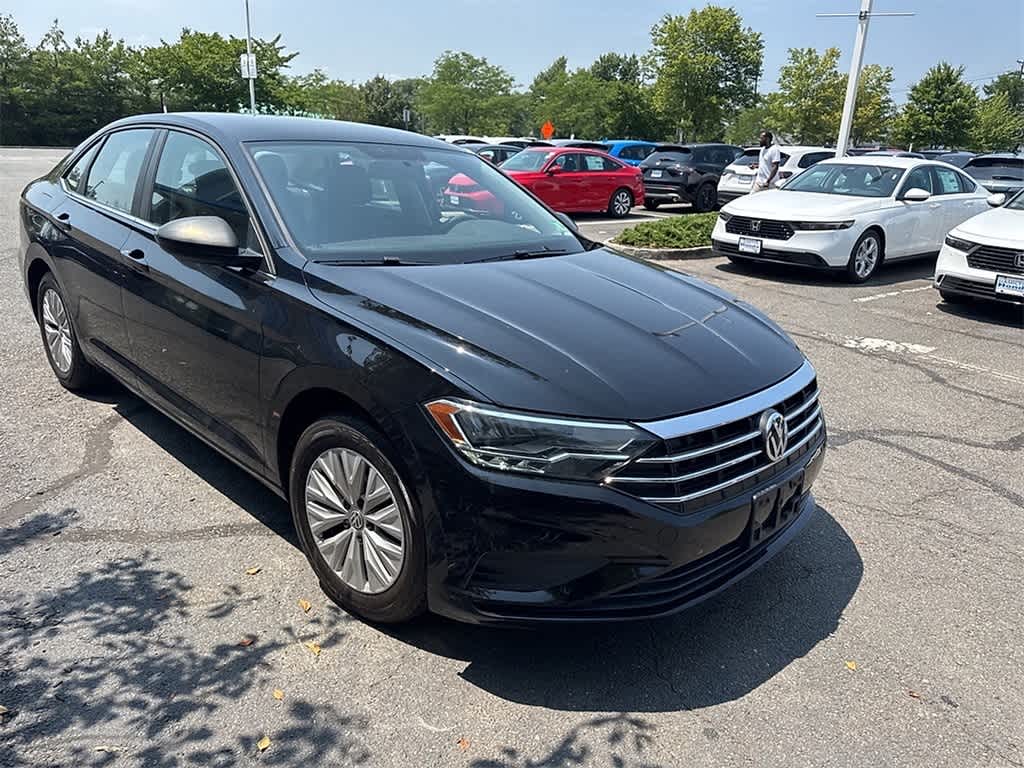 Thumbnail: 2019 Volkswagen Jetta - 4