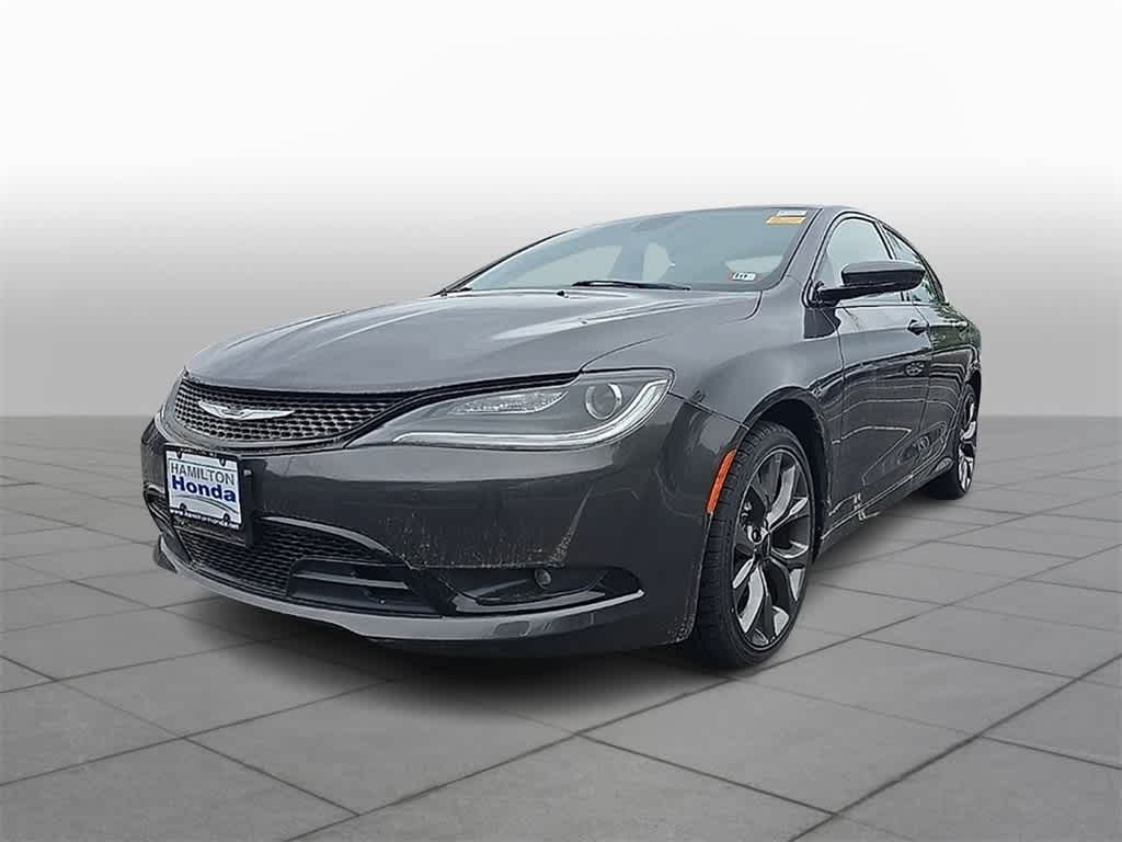 Thumbnail: 2016 Chrysler 200 - 1