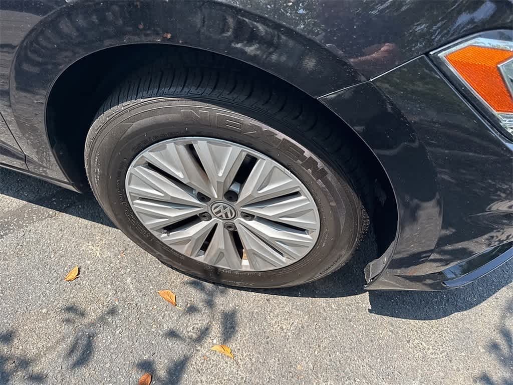 Thumbnail: 2019 Volkswagen Jetta - 5