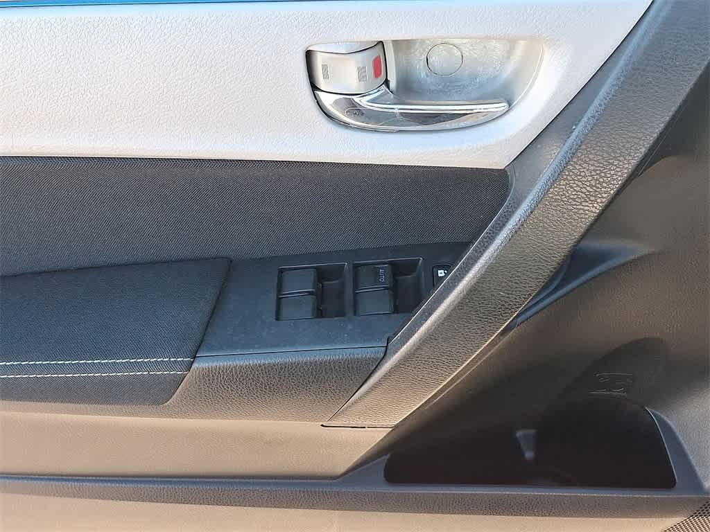 Thumbnail: 2014 Toyota Corolla - 10