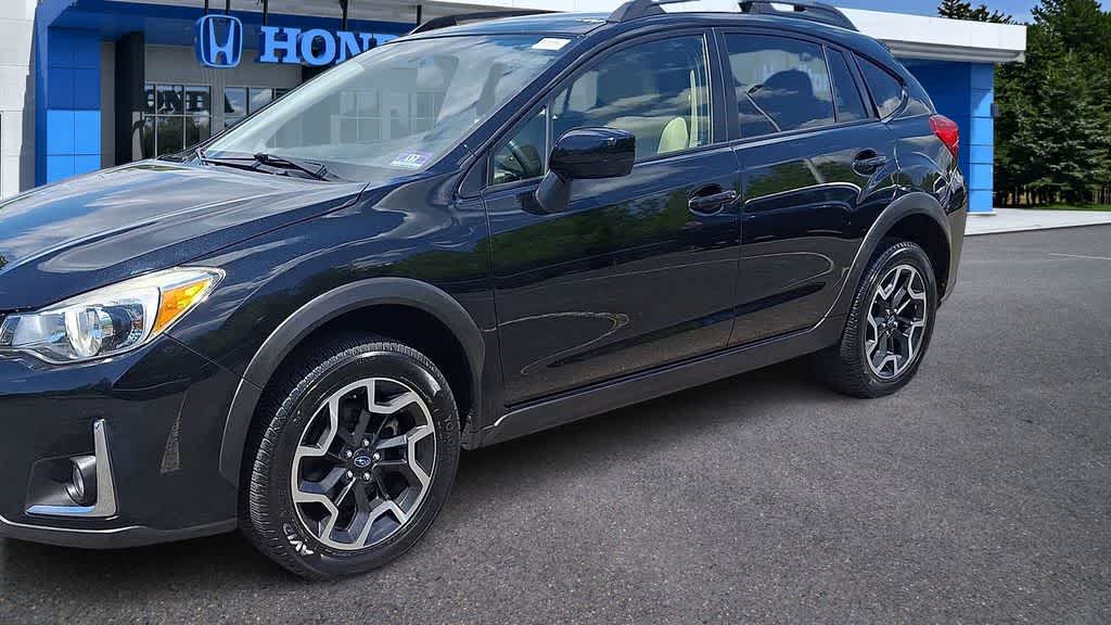 Thumbnail: 2016 Subaru Crosstrek - 4