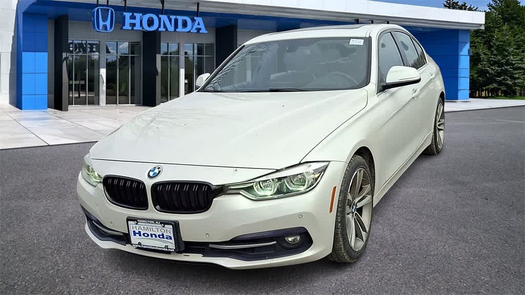 Thumbnail: 2017 BMW 3 Series - 3