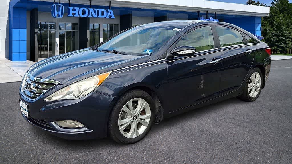 Thumbnail: 2013 Hyundai Sonata - 3