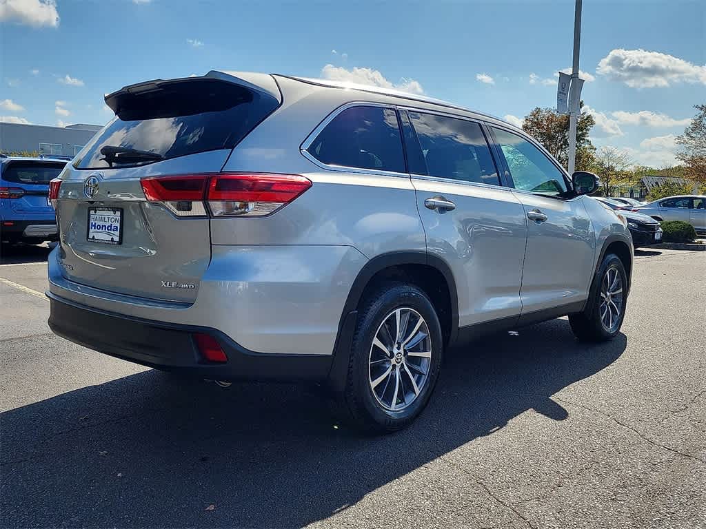 Thumbnail: 2019 Toyota Highlander - 27