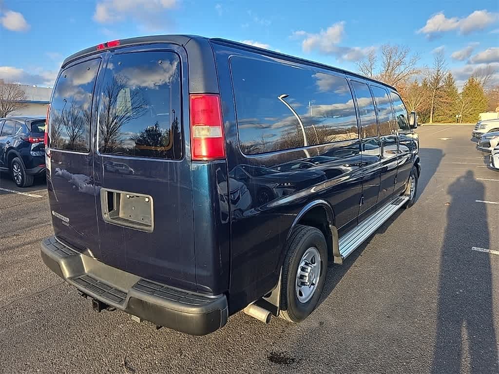 Thumbnail: 2014 Chevrolet Express - 4