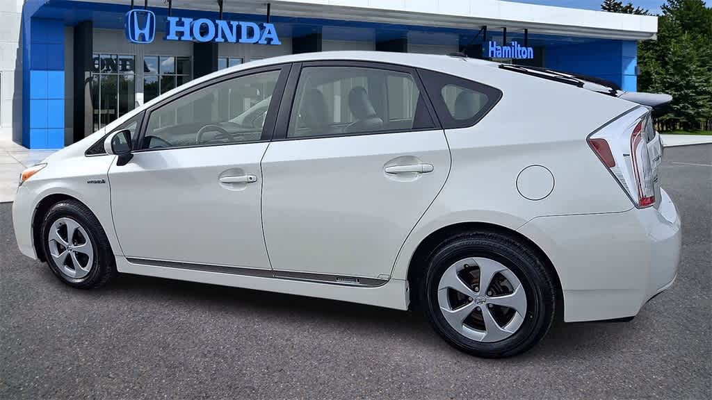 Thumbnail: 2015 Toyota Prius - 6