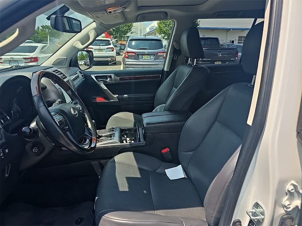 Thumbnail: 2019 Lexus GX - 8