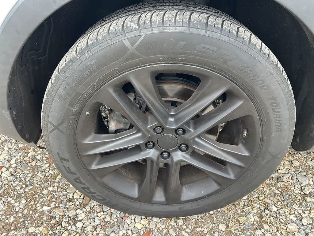 Thumbnail: 2016 Ford Explorer - 8