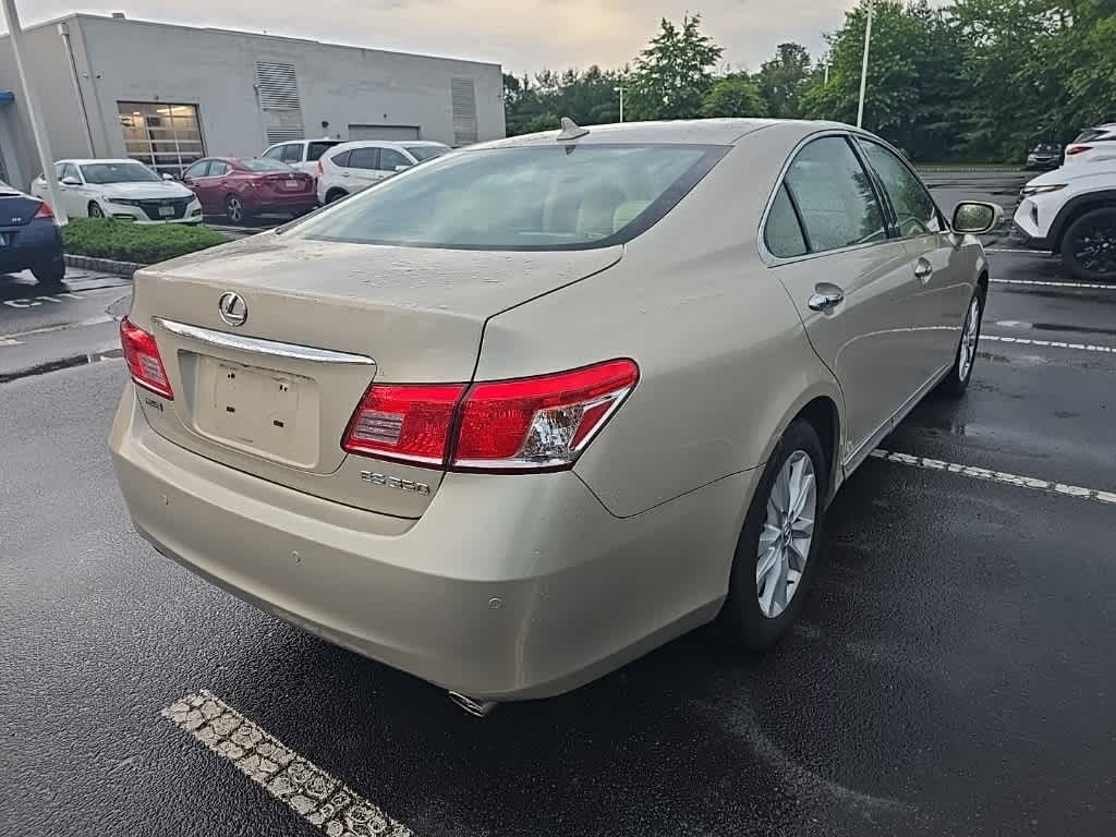 Thumbnail: 2011 Lexus ES - 4