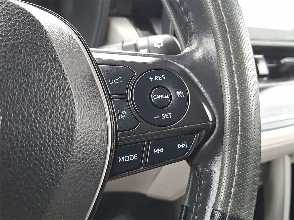 Thumbnail: 2022 Toyota Corolla Cross - 18