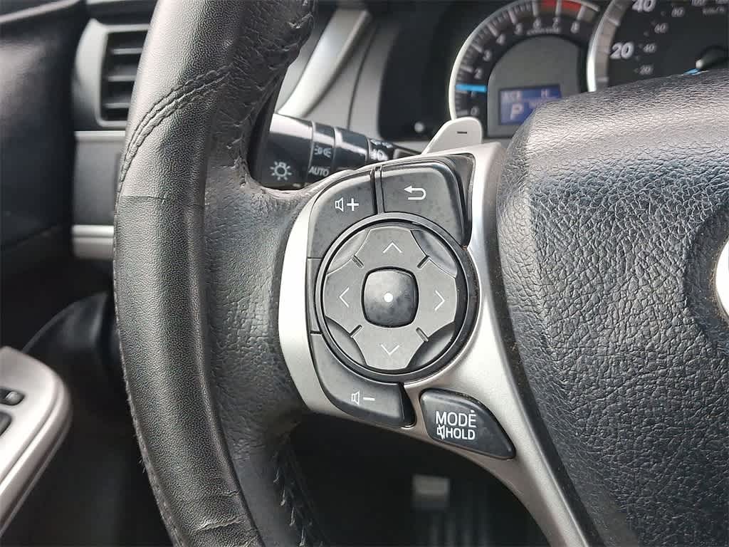 Thumbnail: 2013 Toyota Camry - 17