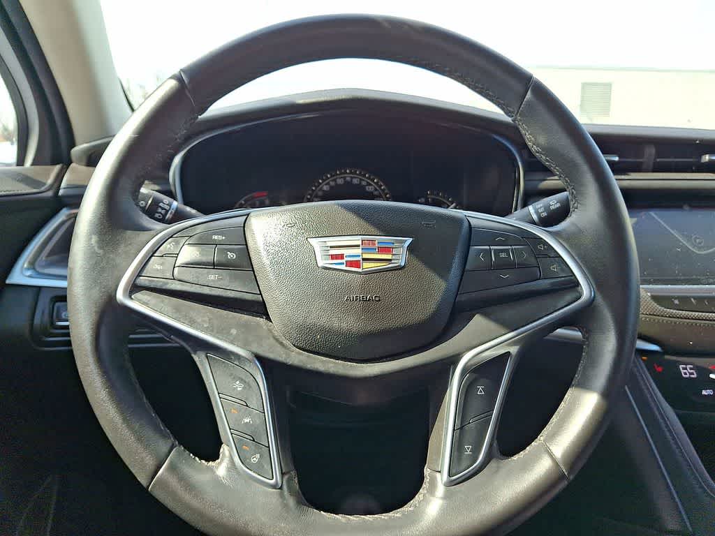 Thumbnail: 2017 Cadillac XT5 - 16