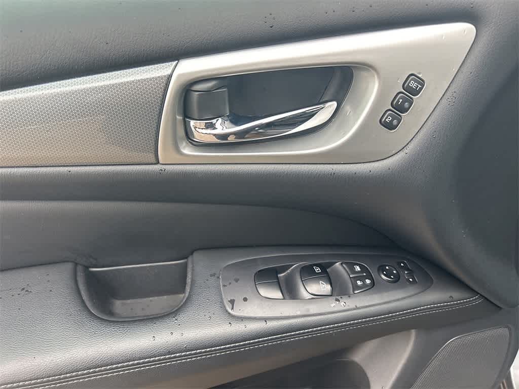 Thumbnail: 2017 Nissan Pathfinder - 16