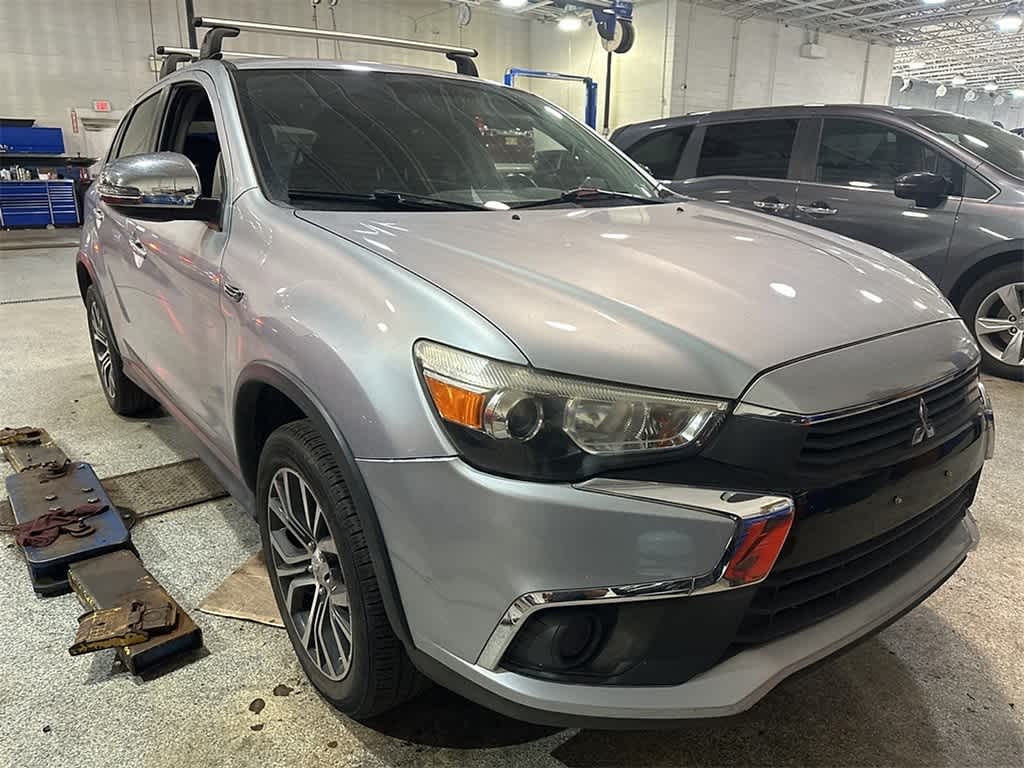 Thumbnail: 2017 Mitsubishi Outlander Sport - 3
